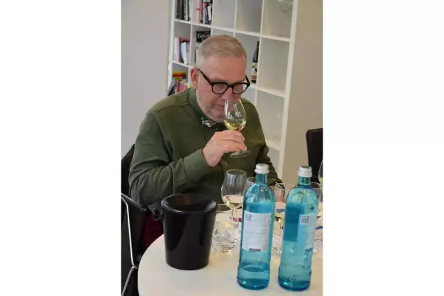 Auswahlprobe für die Weine der Deutschland-Box: German Wine Professional Wolfgang Dieckmann